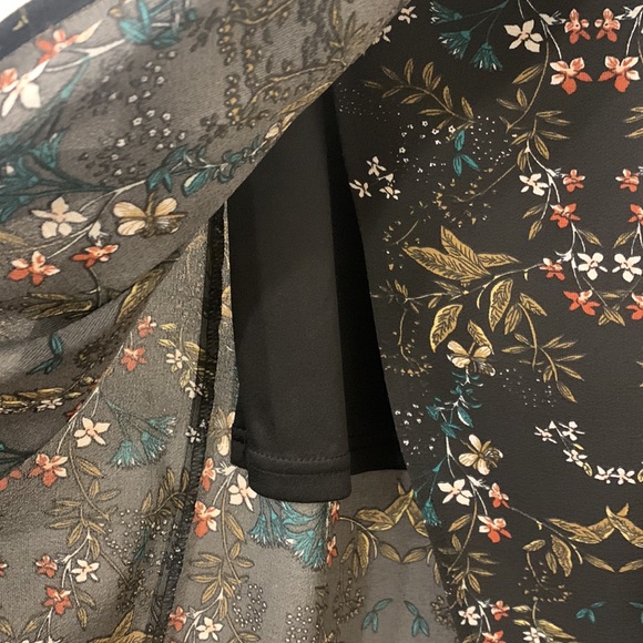 Mendocino wrap skirt in floral pattern - Picture 3 of 5